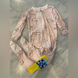 Kickee Pants 12-18 month macaroon dim sum print footie with zipper